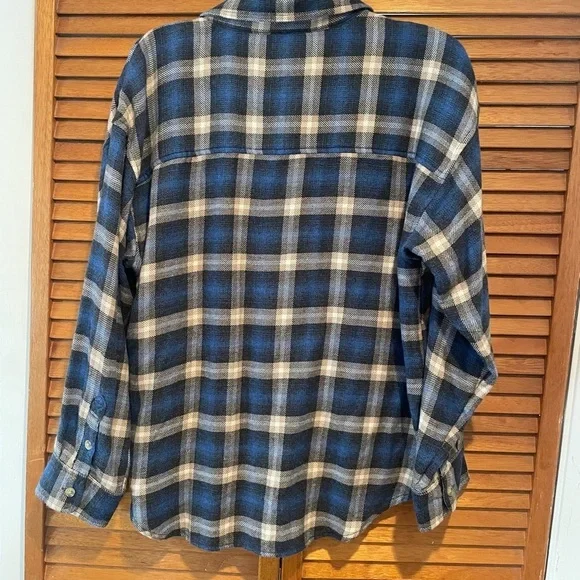 American Eagle Women’s Blue and White Plaid Autumn Flannel Sz M - Picture 6 of 7